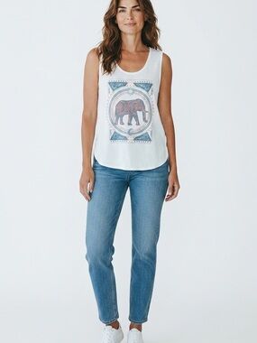 LA THREADS White Graphic Scoop Neck Tank
